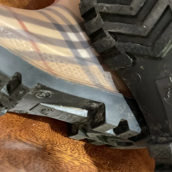 Burberry rain boots - Picture 5 of 5